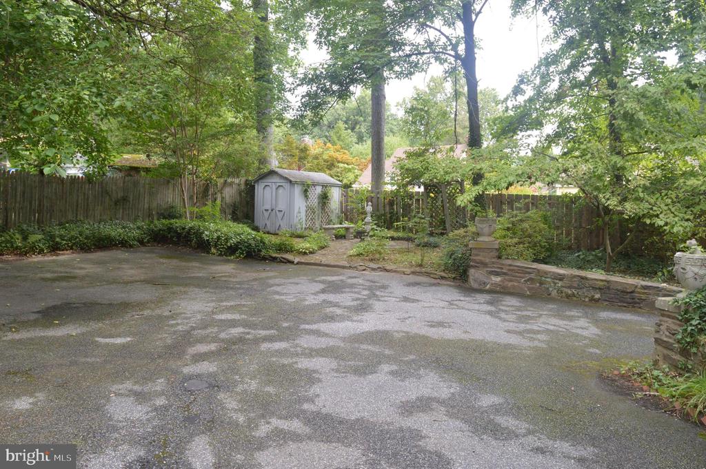 715 BELLEVUE ROAD