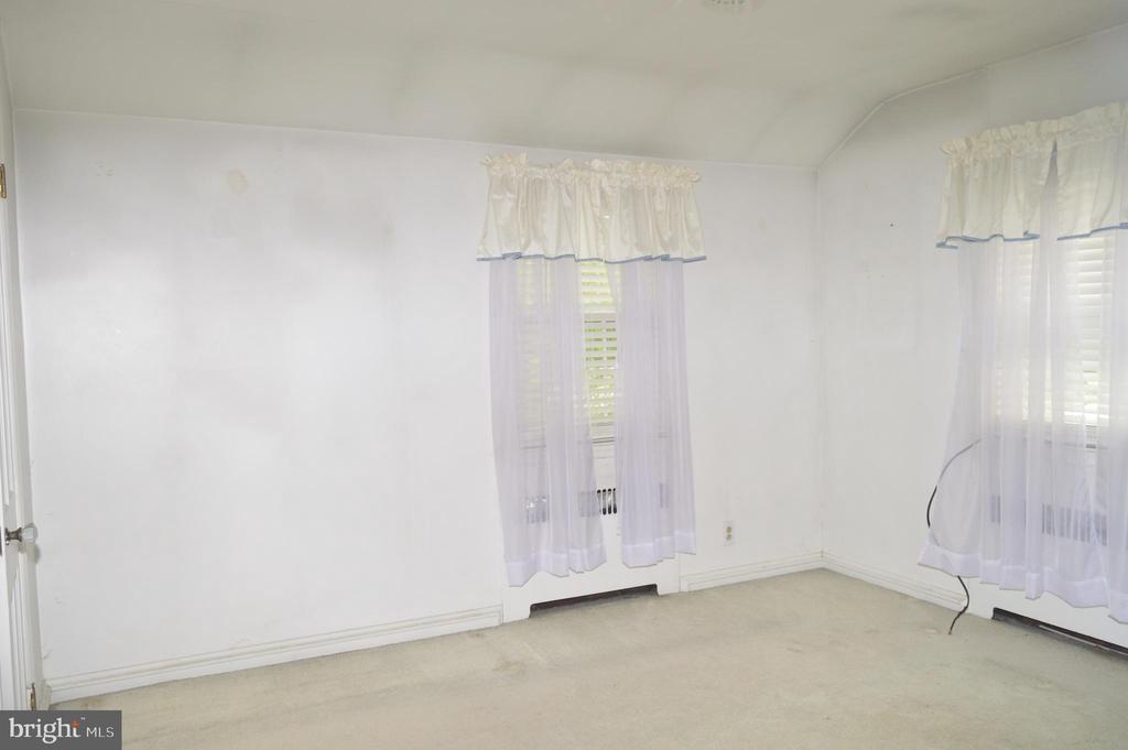 715 BELLEVUE ROAD