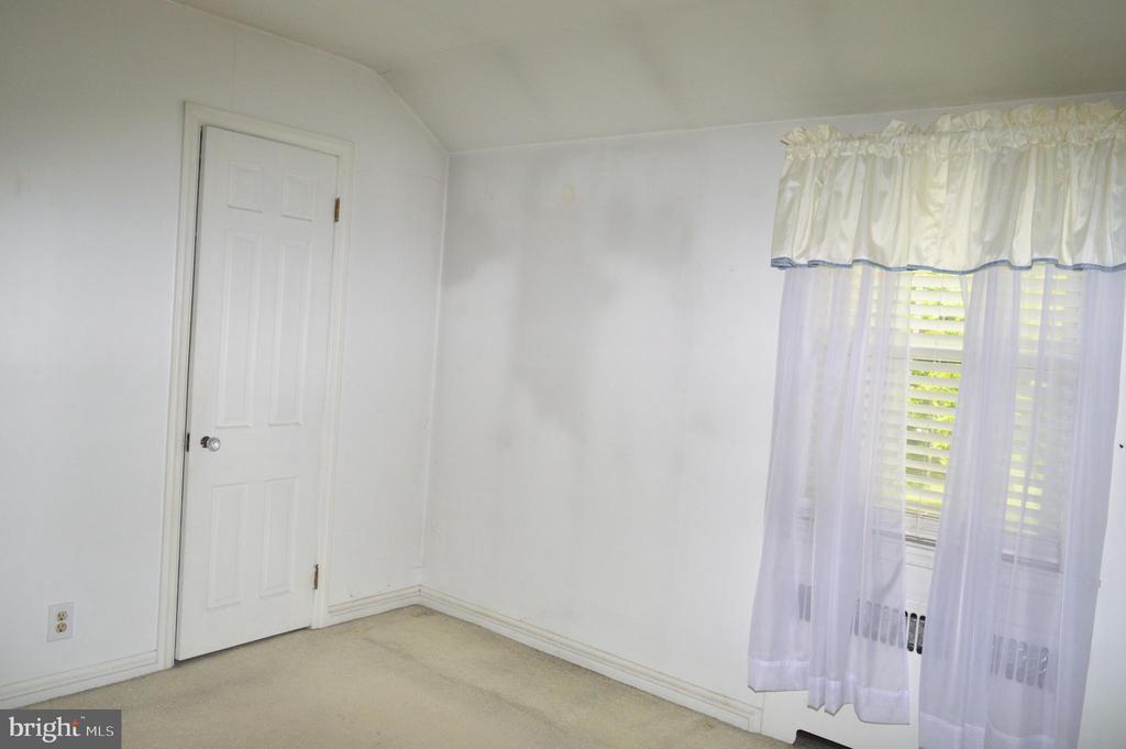 715 BELLEVUE ROAD