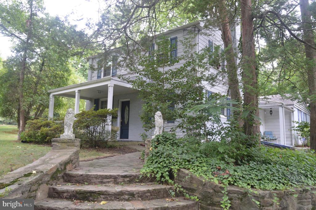 715 BELLEVUE ROAD