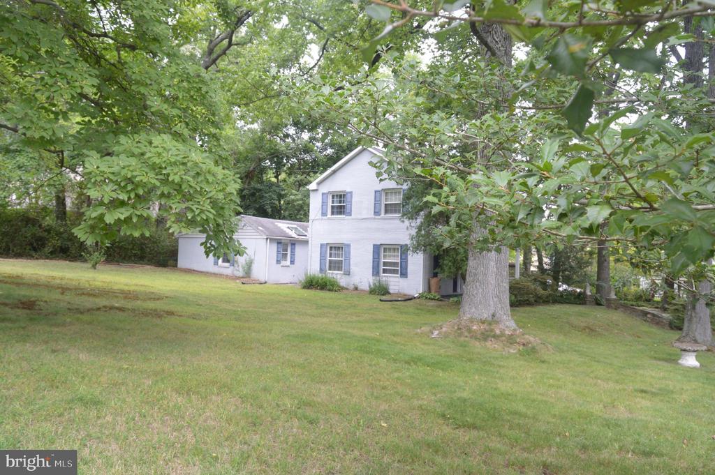 715 BELLEVUE ROAD