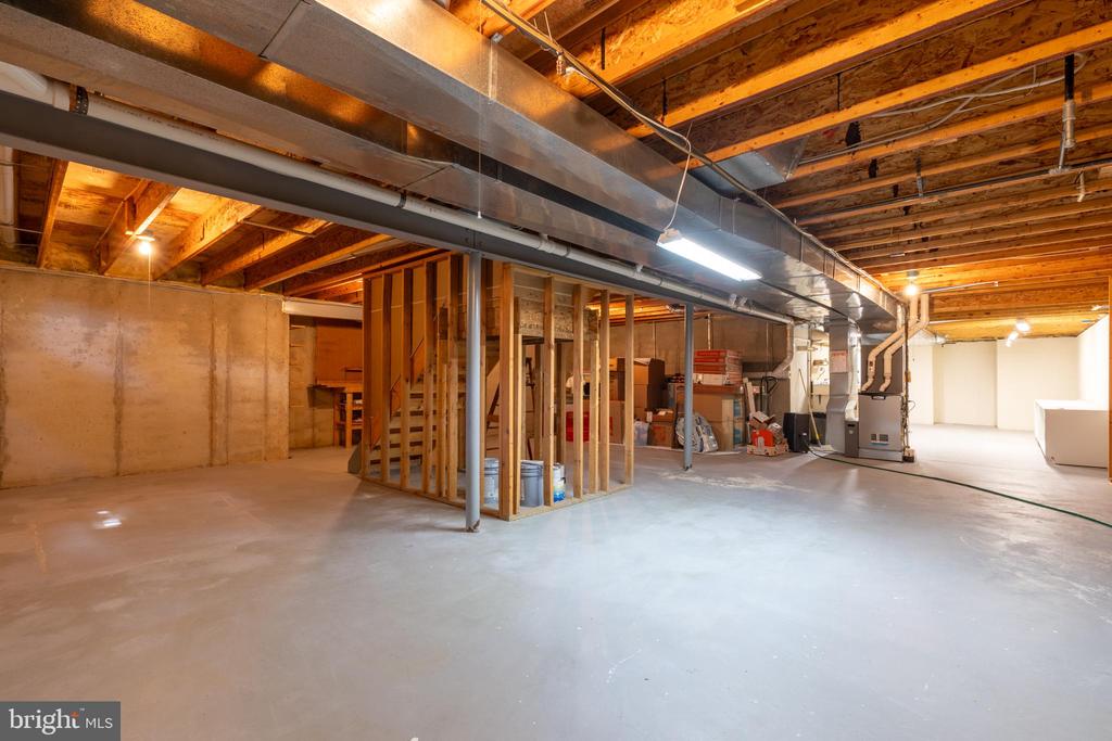 7 SALINA COURT