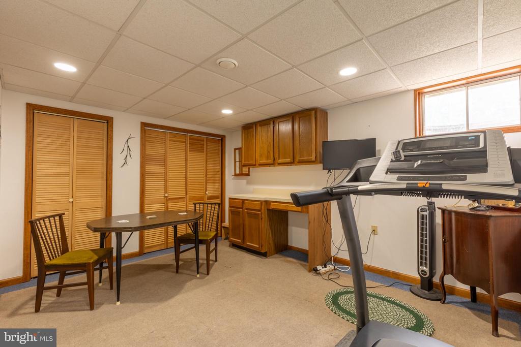19 W WEST RIDGE COURT