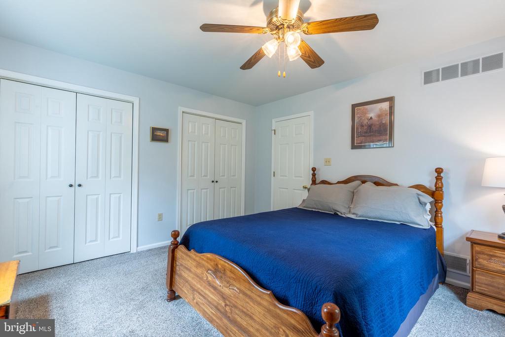 19 W WEST RIDGE COURT