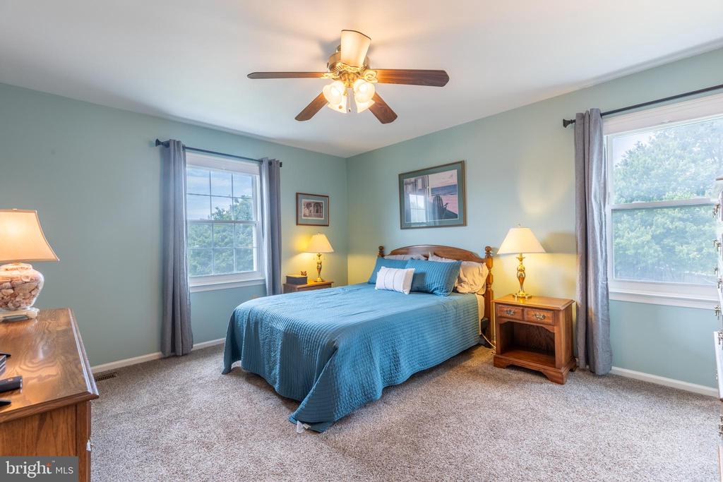 19 W WEST RIDGE COURT