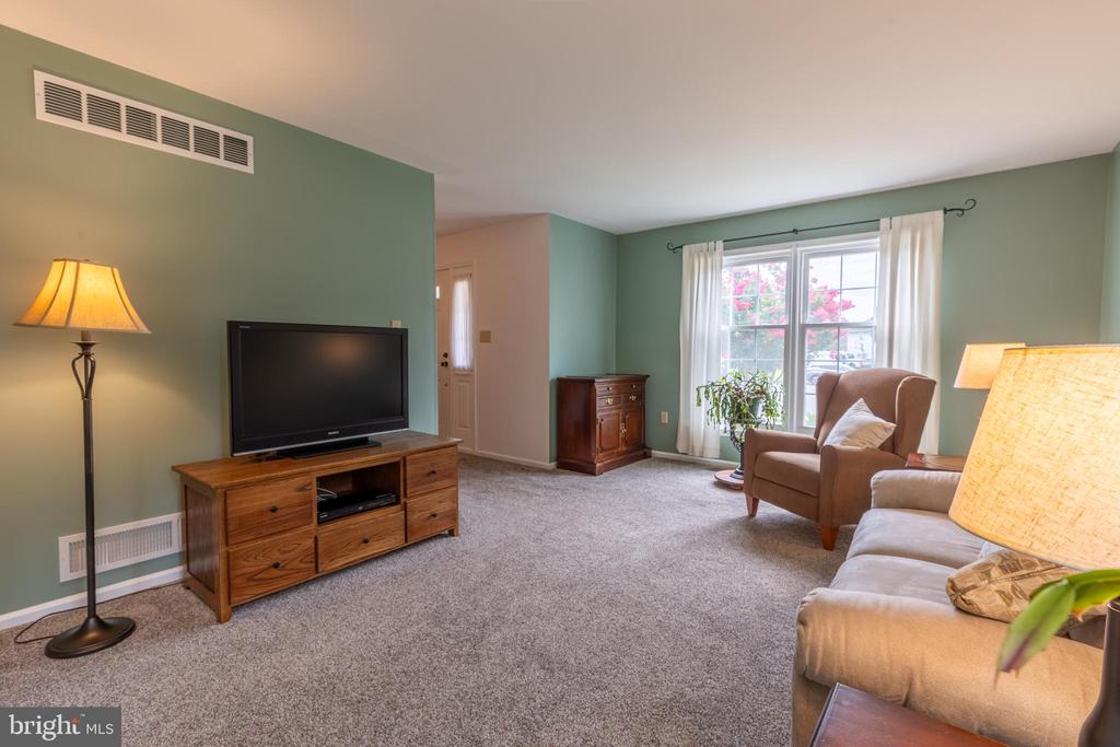 19 W WEST RIDGE COURT