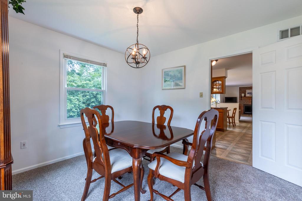 19 W WEST RIDGE COURT