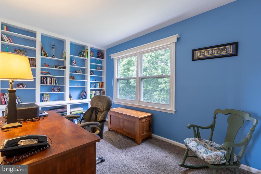 19 W WEST RIDGE COURT