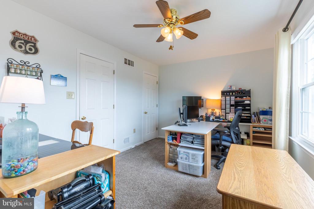 19 W WEST RIDGE COURT