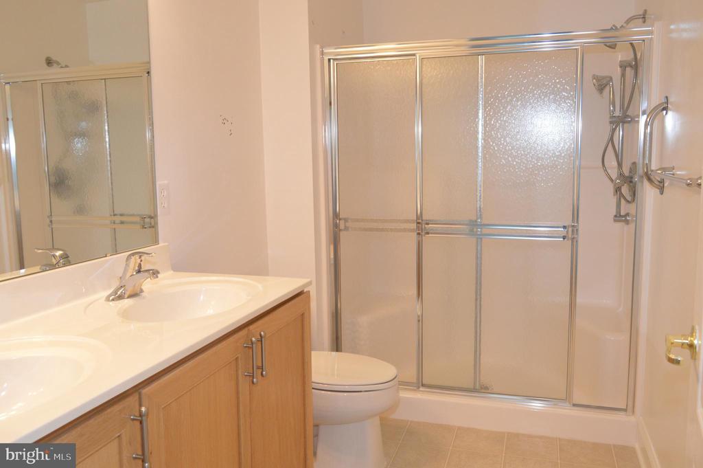 3000 FOUNTAINVIEW CIRCLE UNIT 3304