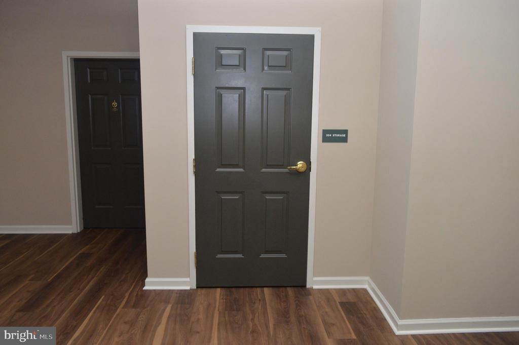 3000 FOUNTAINVIEW CIRCLE UNIT 3304