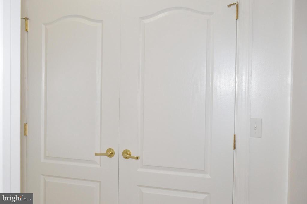 3000 FOUNTAINVIEW CIRCLE UNIT 3304