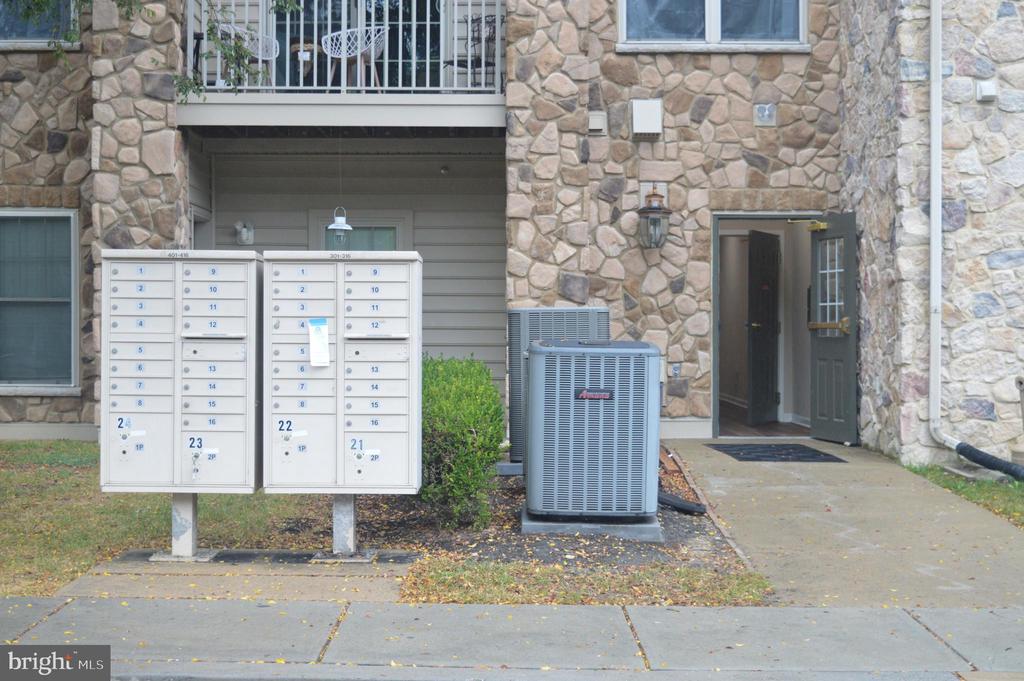 3000 FOUNTAINVIEW CIRCLE UNIT 3304