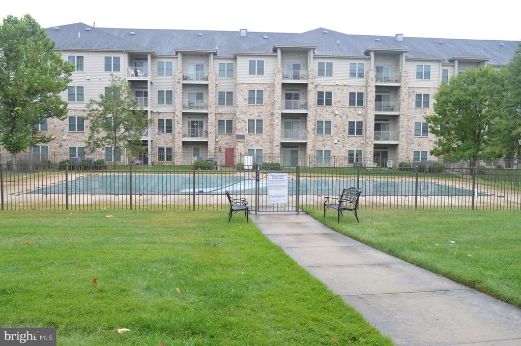 3000 FOUNTAINVIEW CIRCLE UNIT 3304