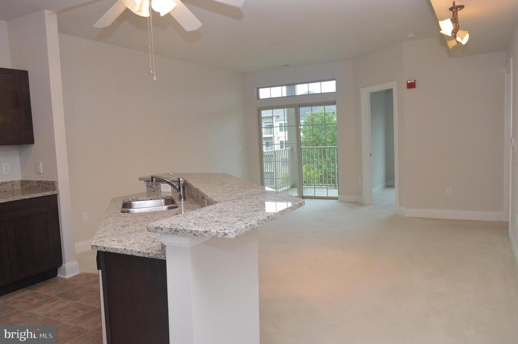 3000 FOUNTAINVIEW CIRCLE UNIT 3304