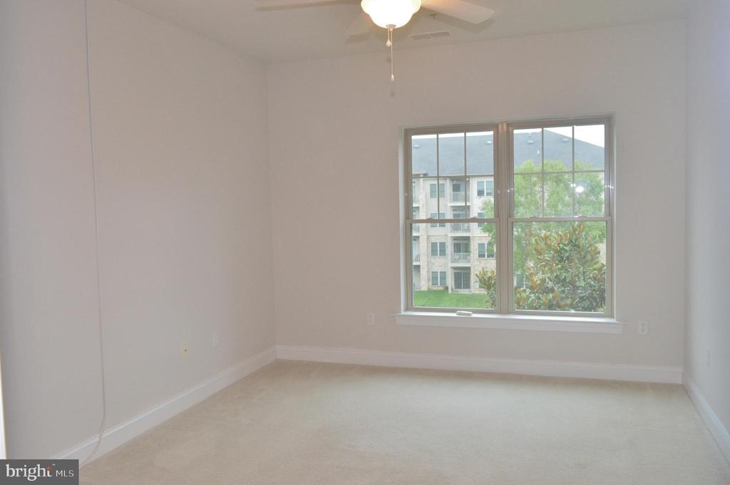 3000 FOUNTAINVIEW CIRCLE UNIT 3304