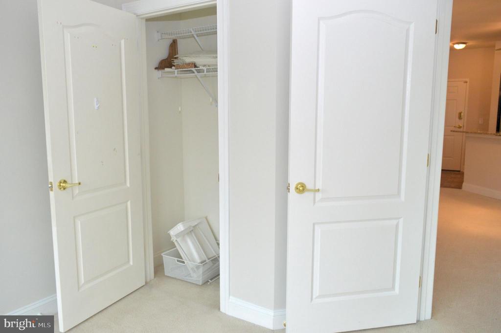 3000 FOUNTAINVIEW CIRCLE UNIT 3304