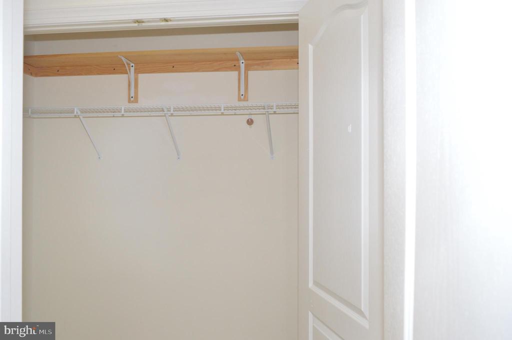 3000 FOUNTAINVIEW CIRCLE UNIT 3304