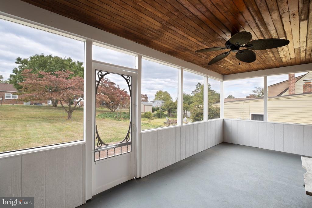 2413 DARNAY LANE