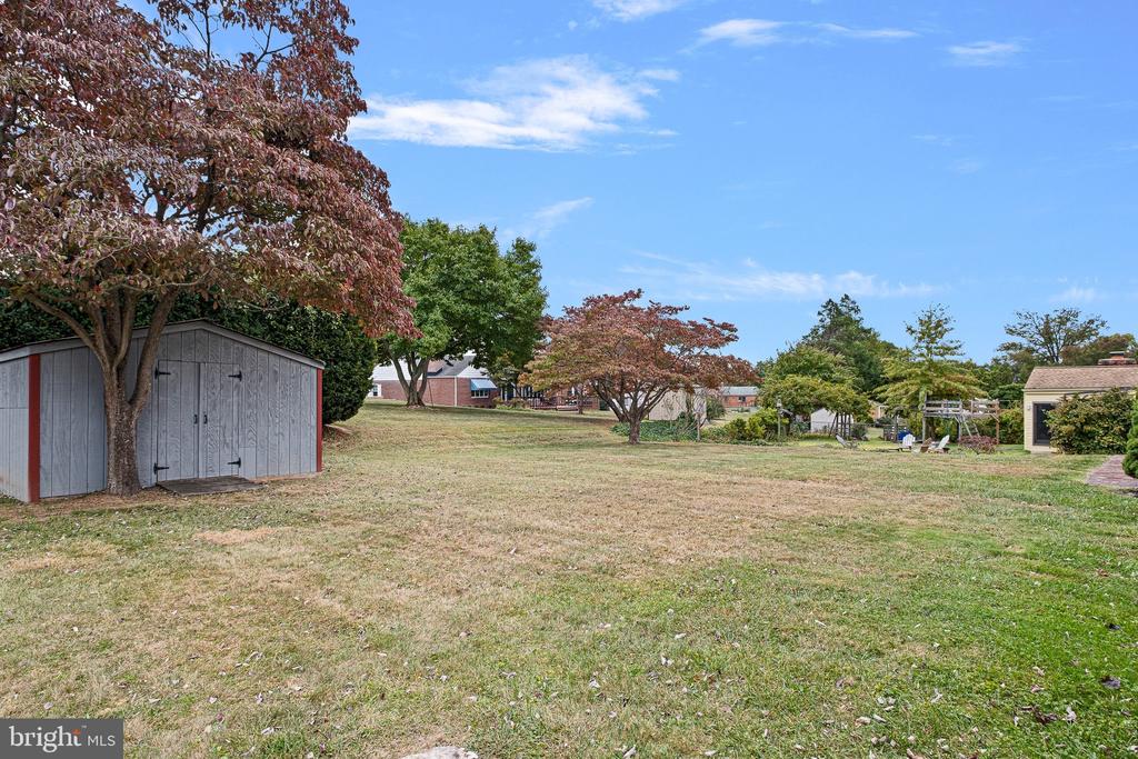 2413 DARNAY LANE