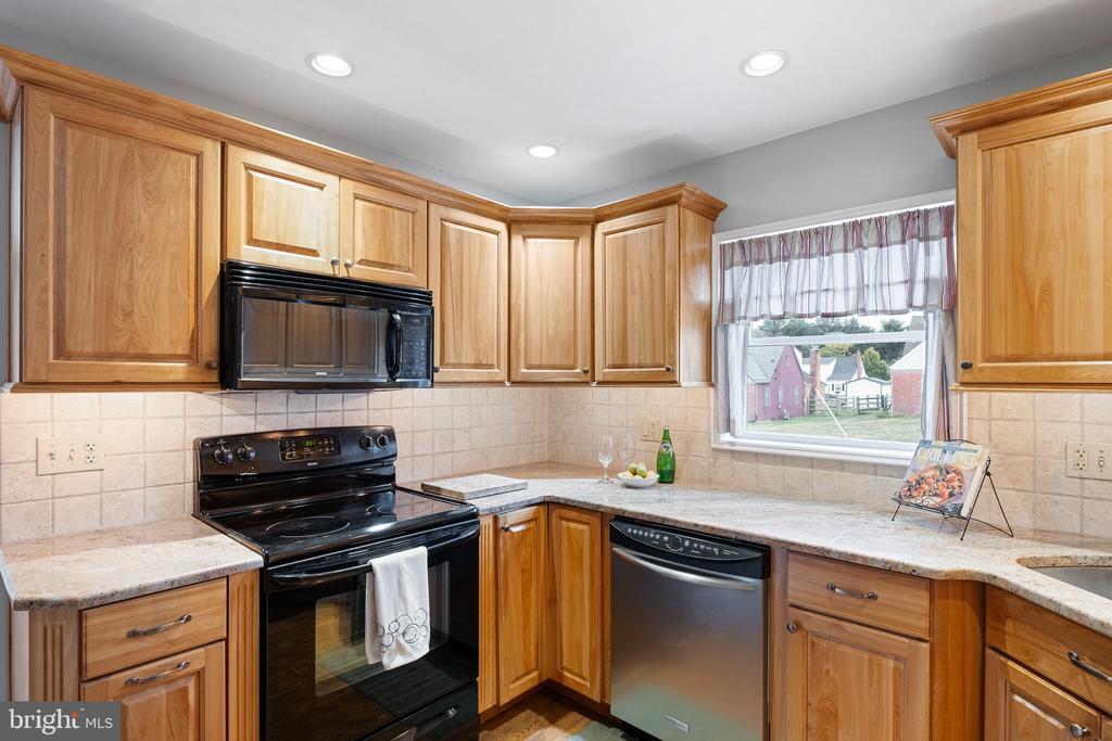 2413 DARNAY LANE