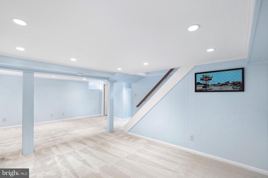 2413 DARNAY LANE