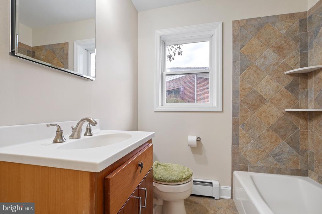 2413 DARNAY LANE