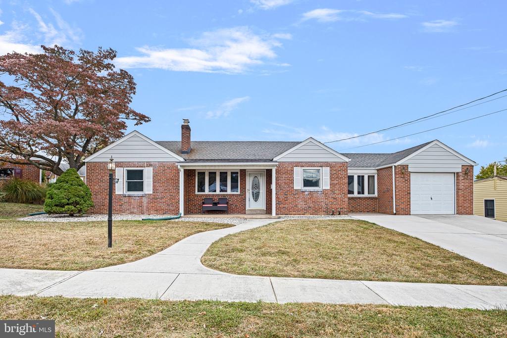 2413 DARNAY LANE