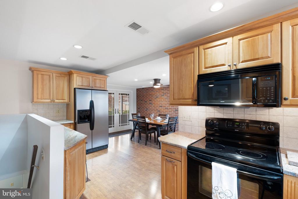 2413 DARNAY LANE