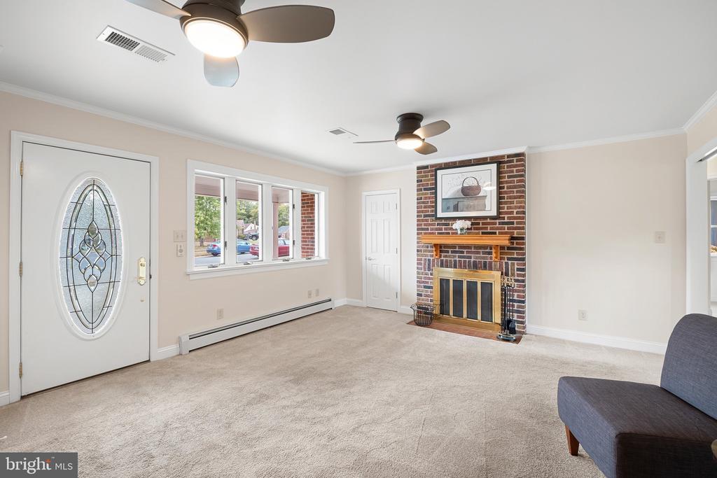 2413 DARNAY LANE