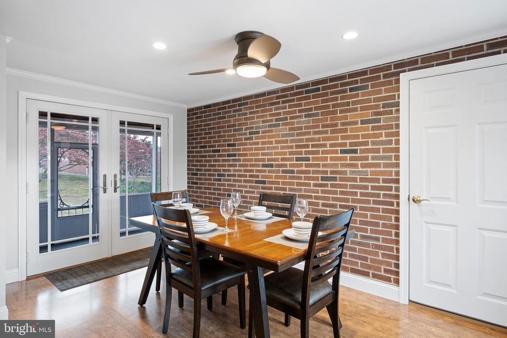 2413 DARNAY LANE