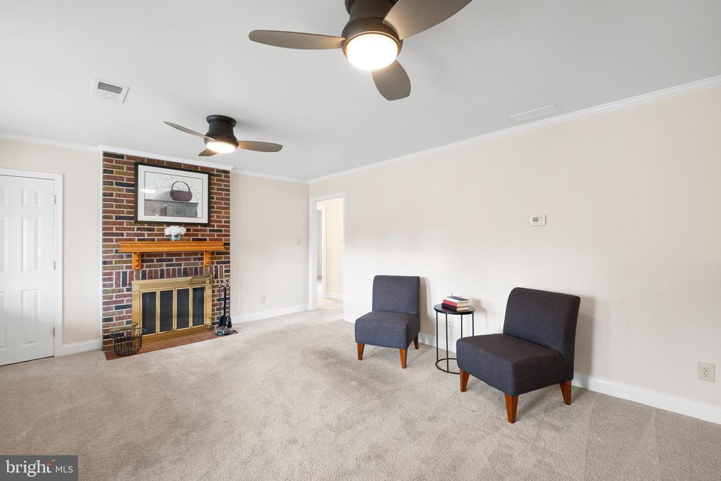 2413 DARNAY LANE