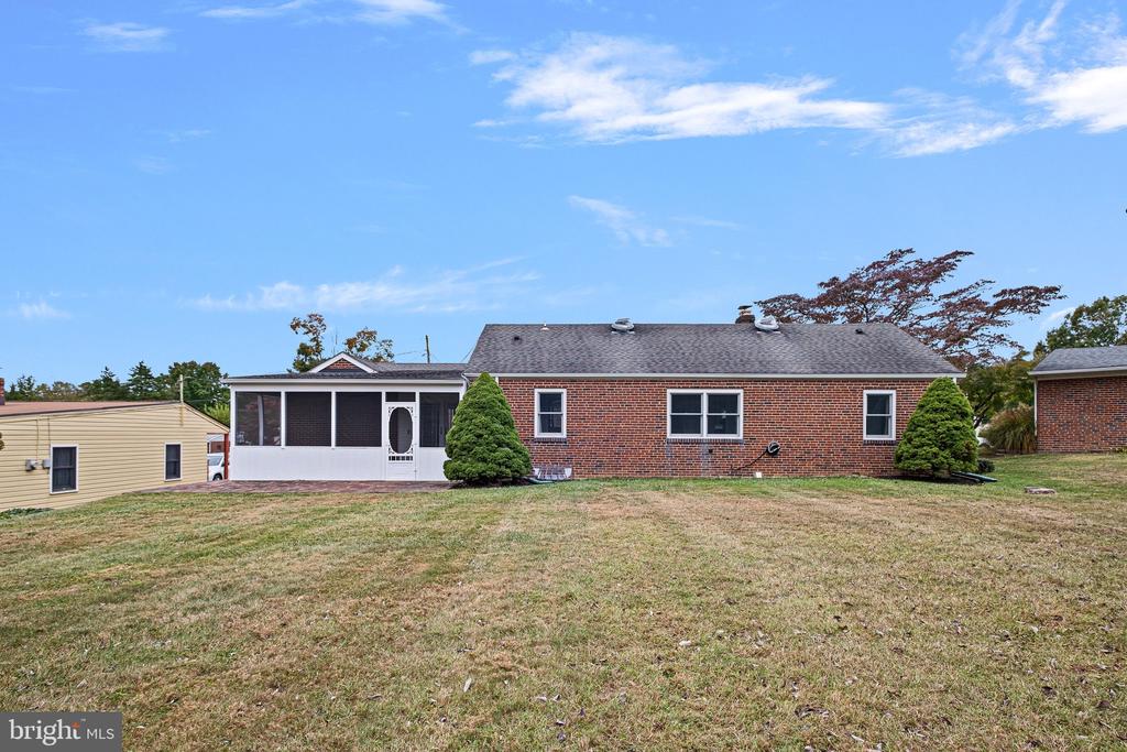2413 DARNAY LANE
