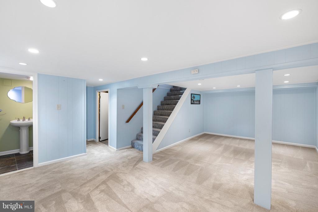 2413 DARNAY LANE