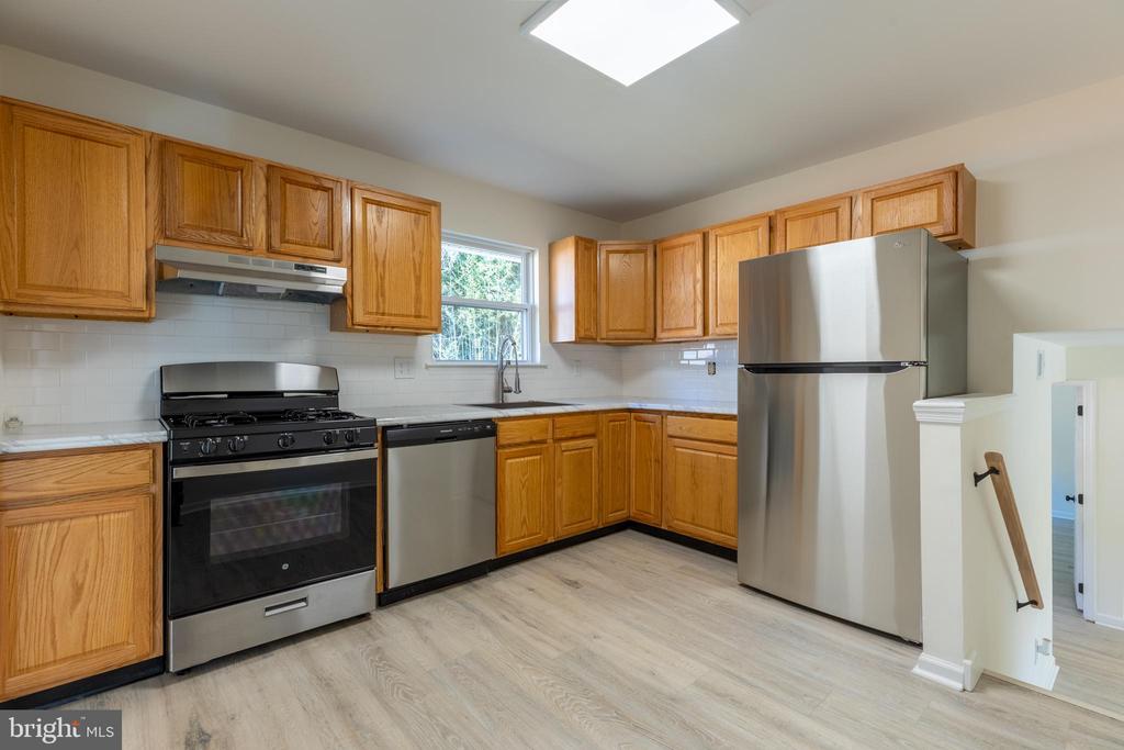 963 ALEXANDRIA DRIVE