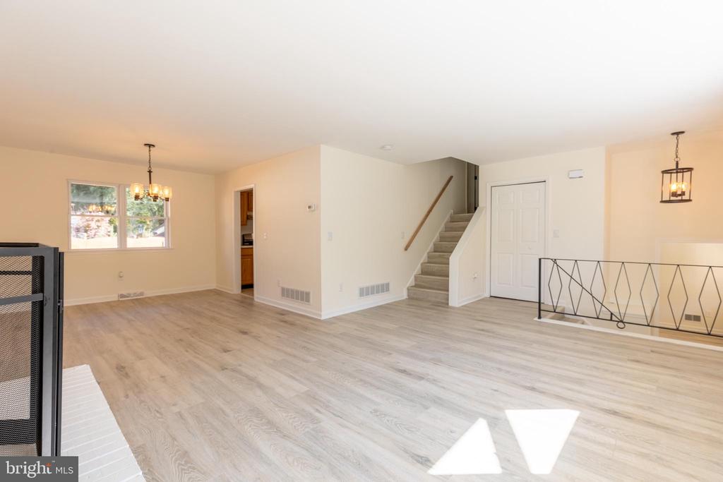 963 ALEXANDRIA DRIVE