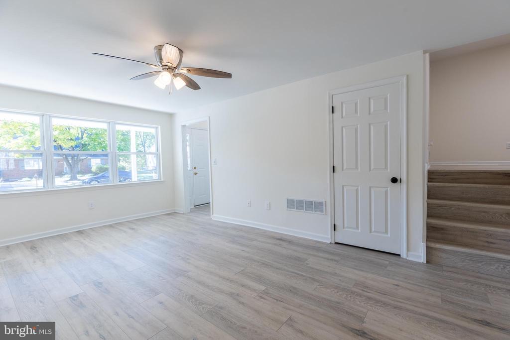 963 ALEXANDRIA DRIVE