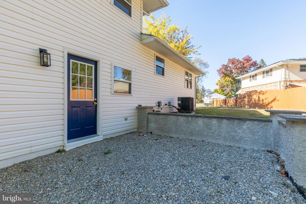 963 ALEXANDRIA DRIVE
