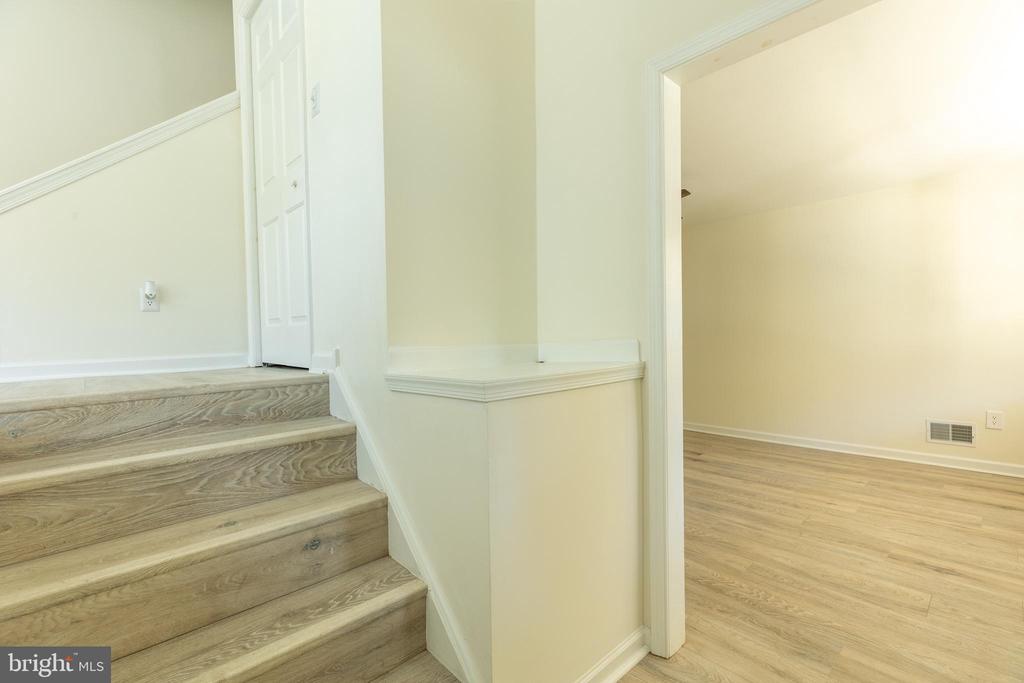 963 ALEXANDRIA DRIVE
