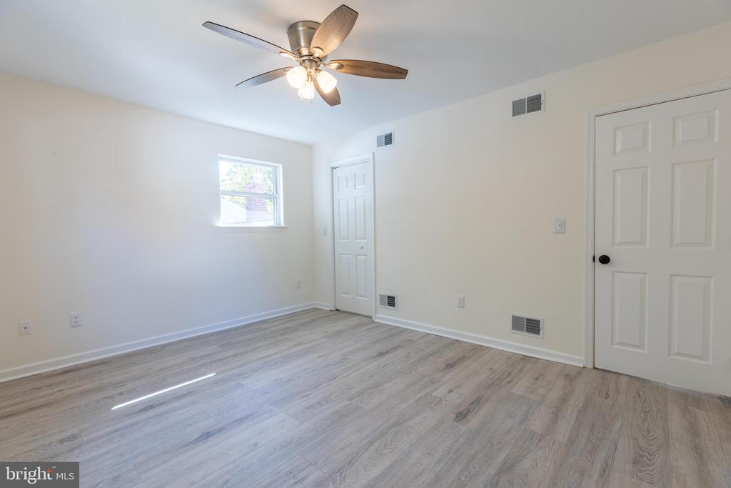 963 ALEXANDRIA DRIVE