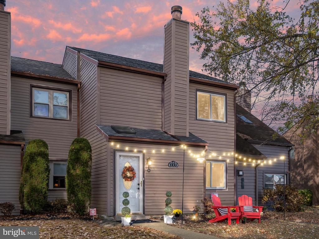 135 E GREEN VALLEY CIRCLE