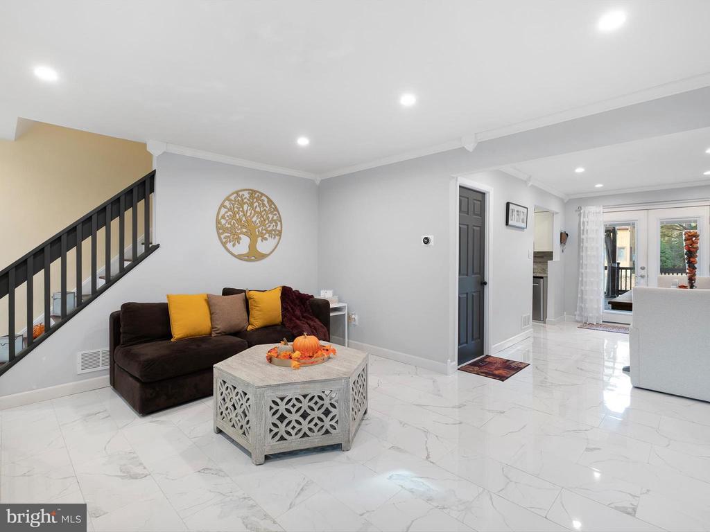 135 E GREEN VALLEY CIRCLE