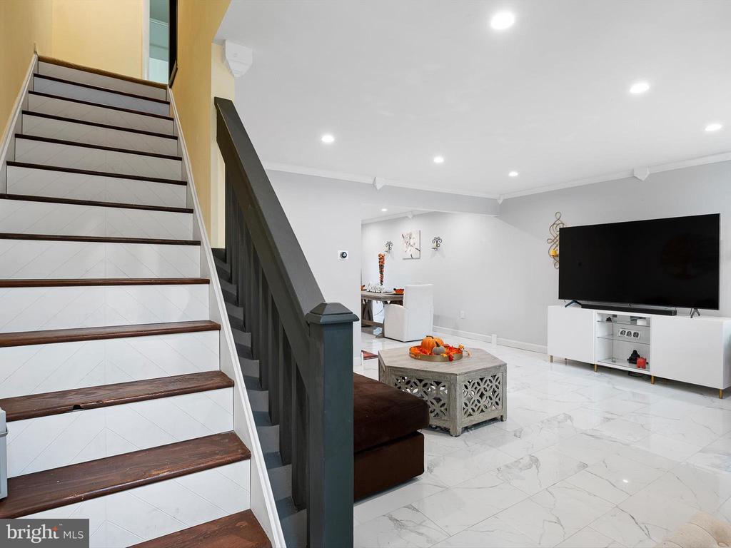 135 E GREEN VALLEY CIRCLE