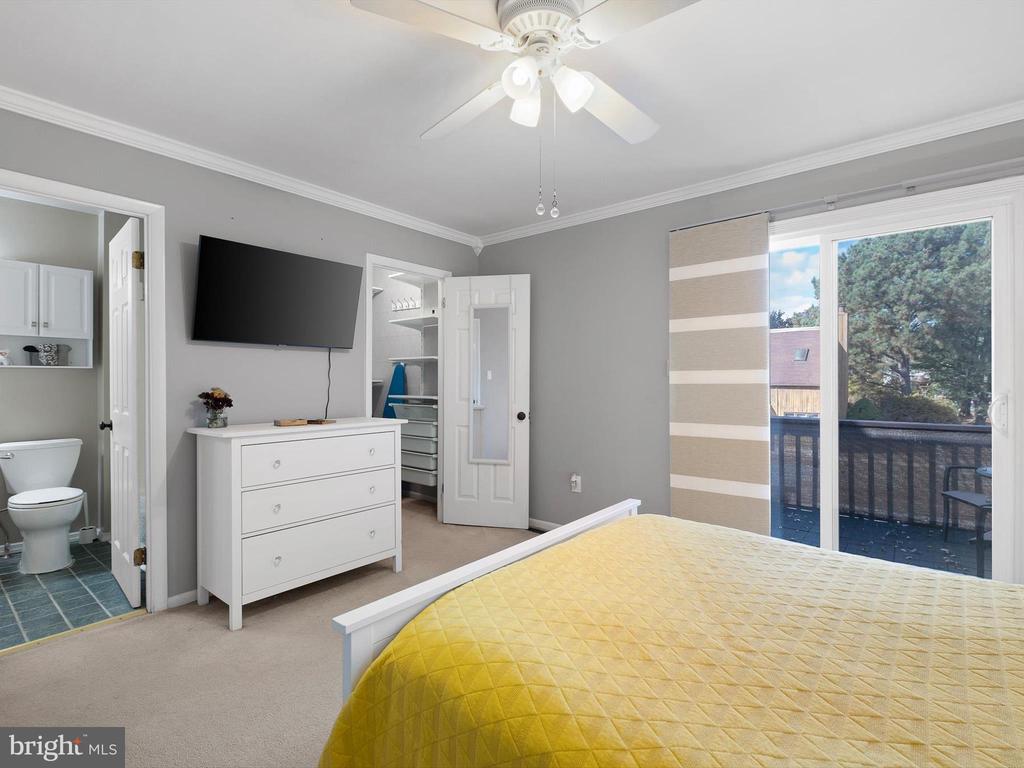 135 E GREEN VALLEY CIRCLE