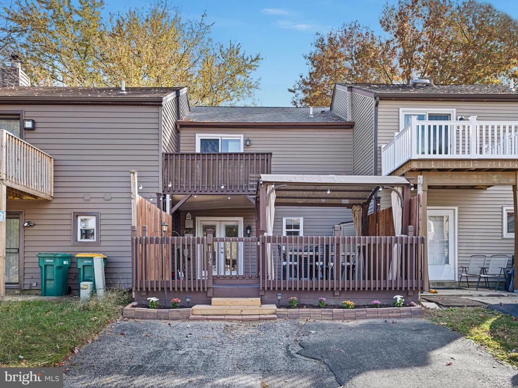135 E GREEN VALLEY CIRCLE