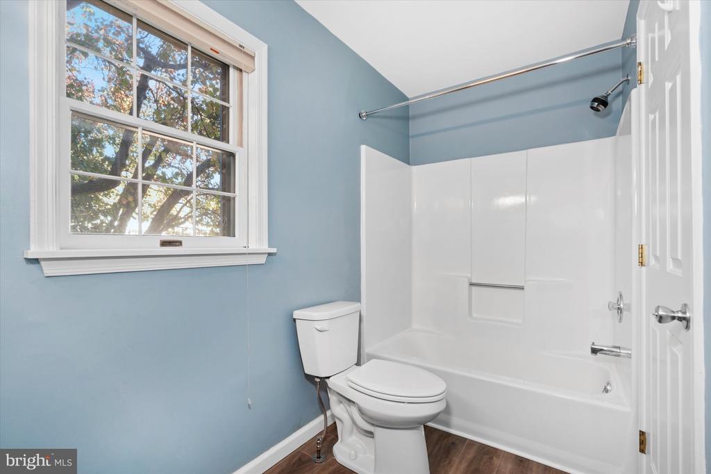 615 DELAWARE STREET Unit: 10