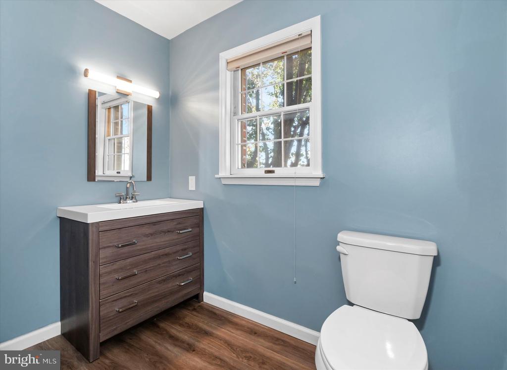 615 DELAWARE STREET Unit: 10