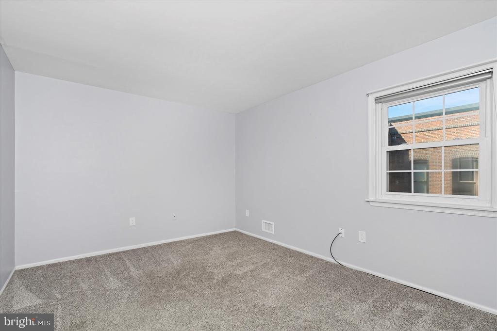 615 DELAWARE STREET Unit: 10
