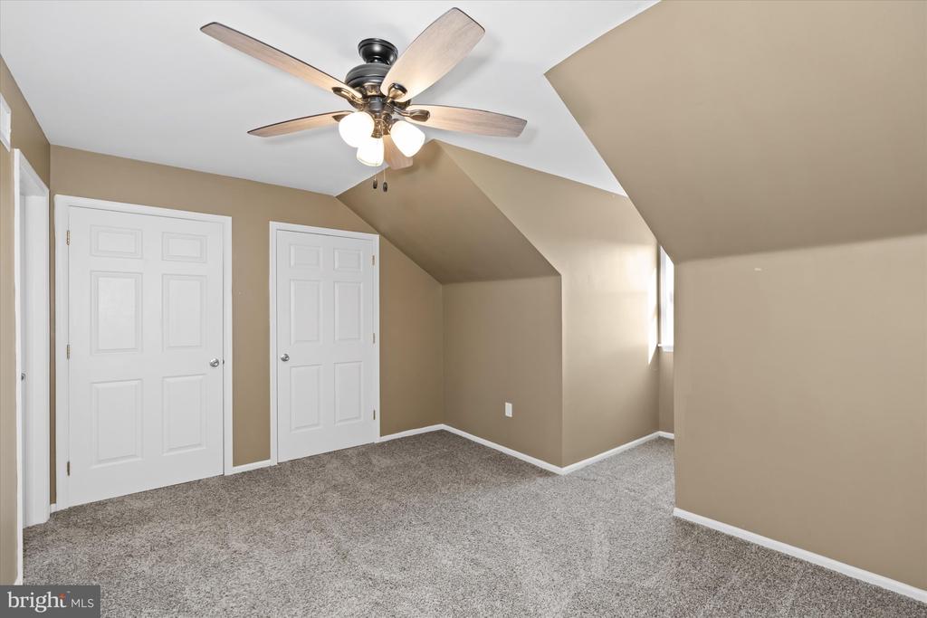 615 DELAWARE STREET Unit: 10