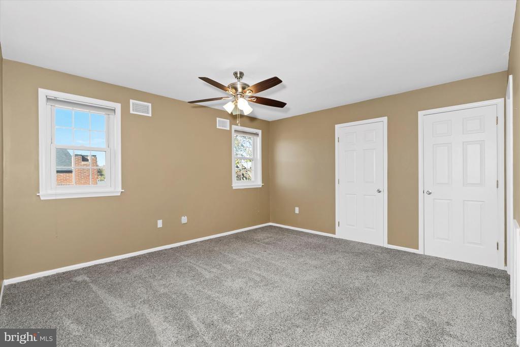 615 DELAWARE STREET Unit: 10
